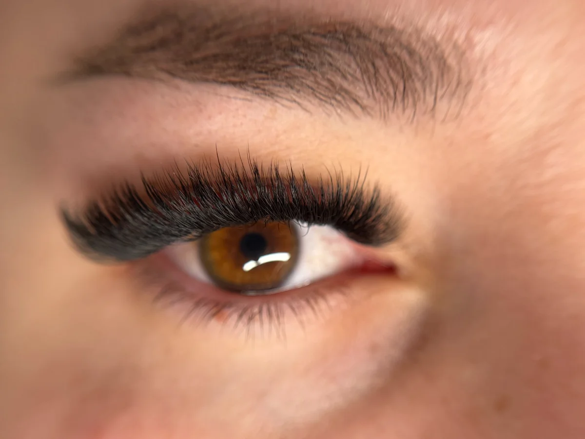 Eyelash extensions Aubin Grove Perth WA - Lash Magnifique